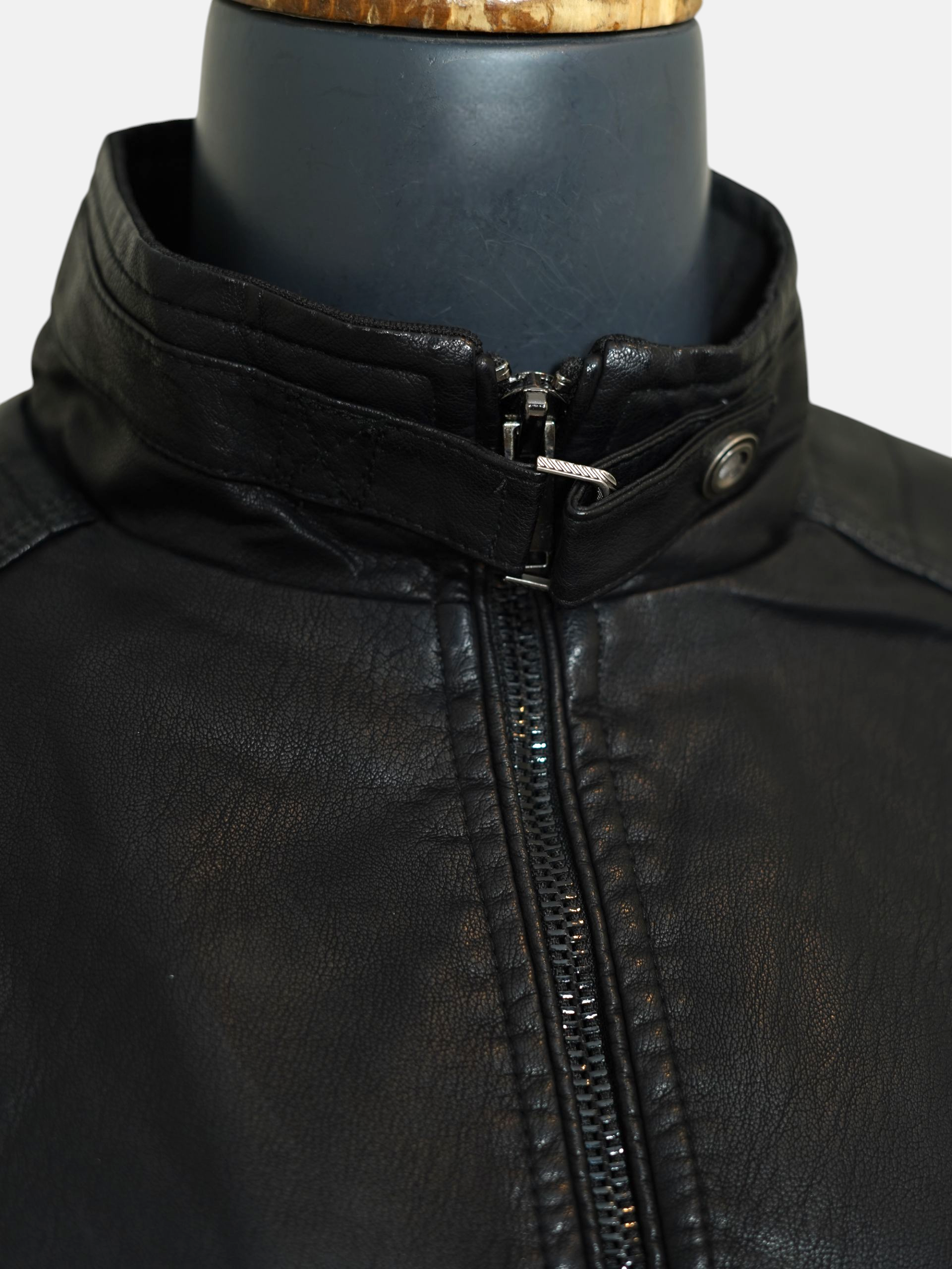 کت مردانه چرم مشکی CN2085 سایز6XL